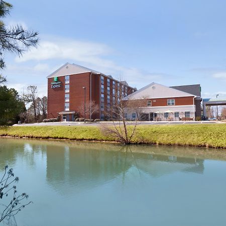 Holiday Inn Express Williamsburg North By Ihg Norge Zewnętrze zdjęcie