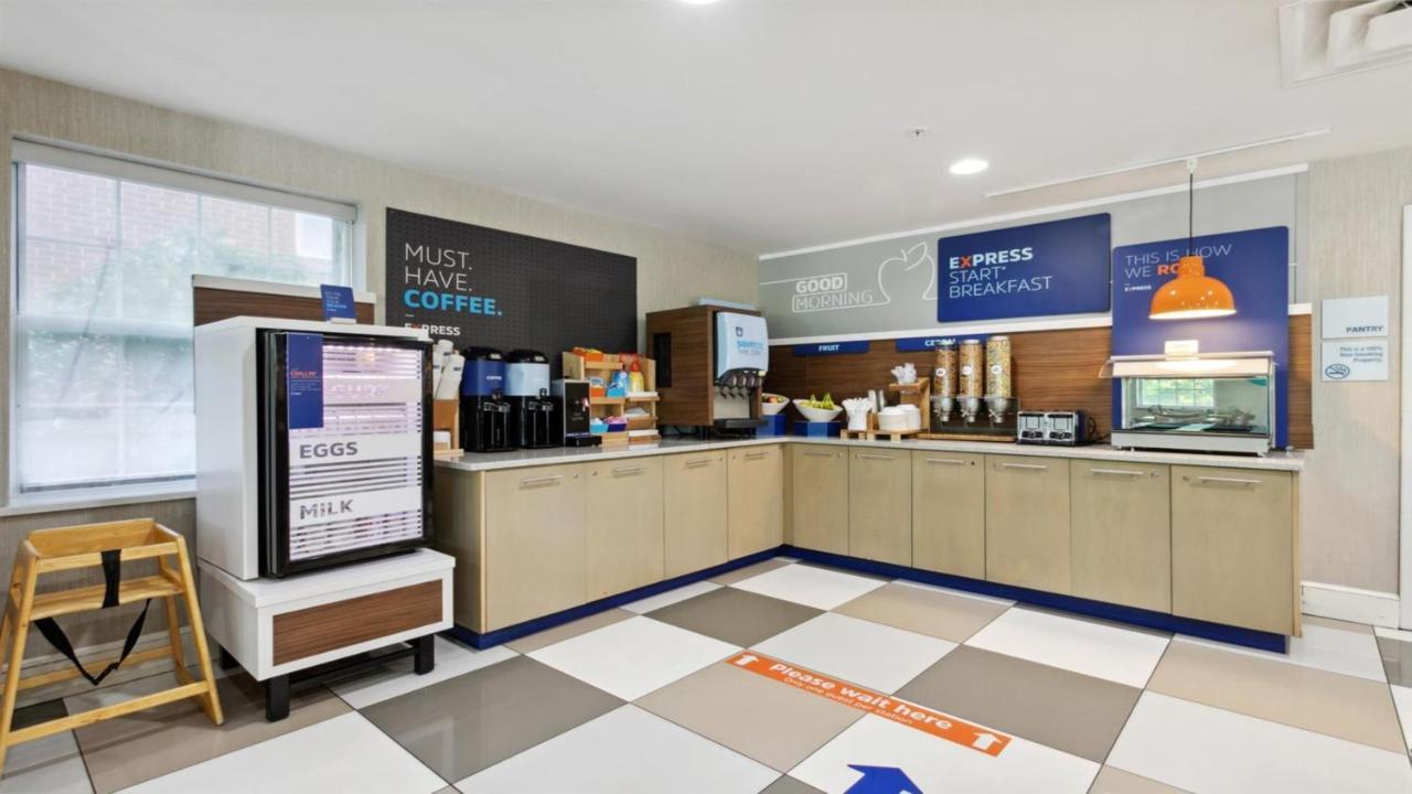 Holiday Inn Express Williamsburg North By Ihg Norge Zewnętrze zdjęcie